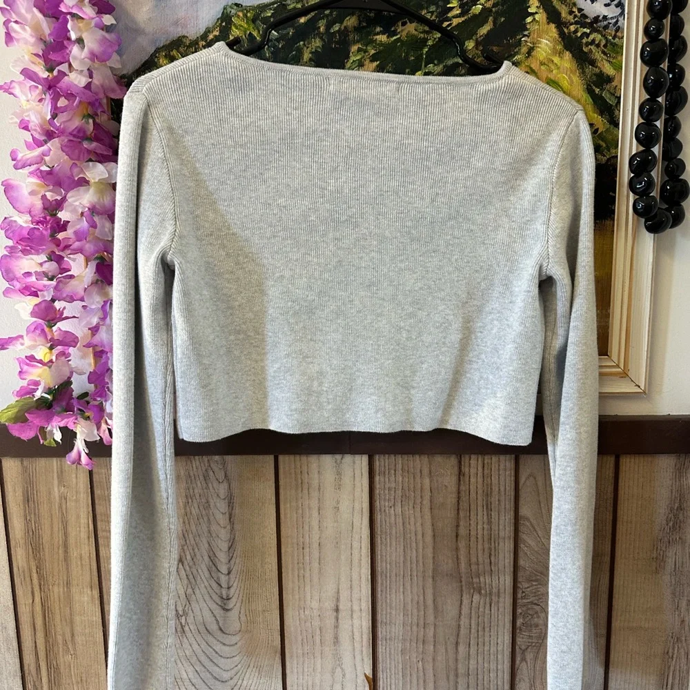 Brandy Melville Gray Sweater/Cardigan - Picture 4 of 4